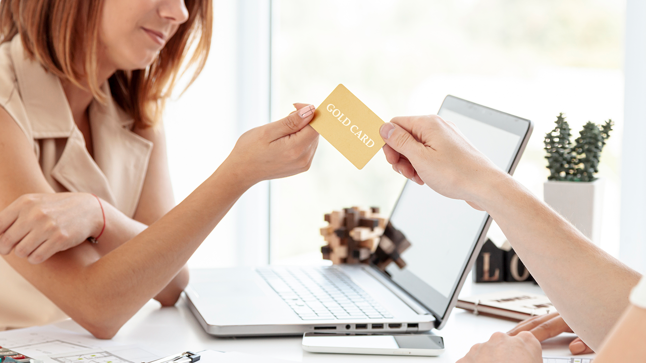 The Complete Guide to Business Credit Cards: Building Credit, Managing Cash Flow, and Preparing for Growth