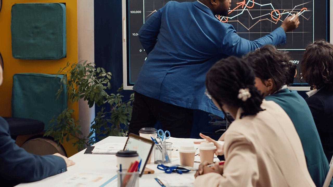 Scaling with Digital Banks: How Startups Can Grow Without Traditional Branches